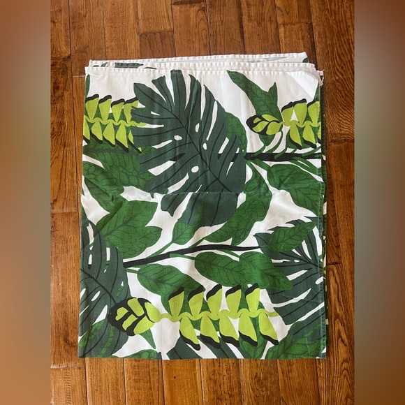 Finlayson Tablecloth with Tropical Leaf Design Green White - Picture 3 of 9